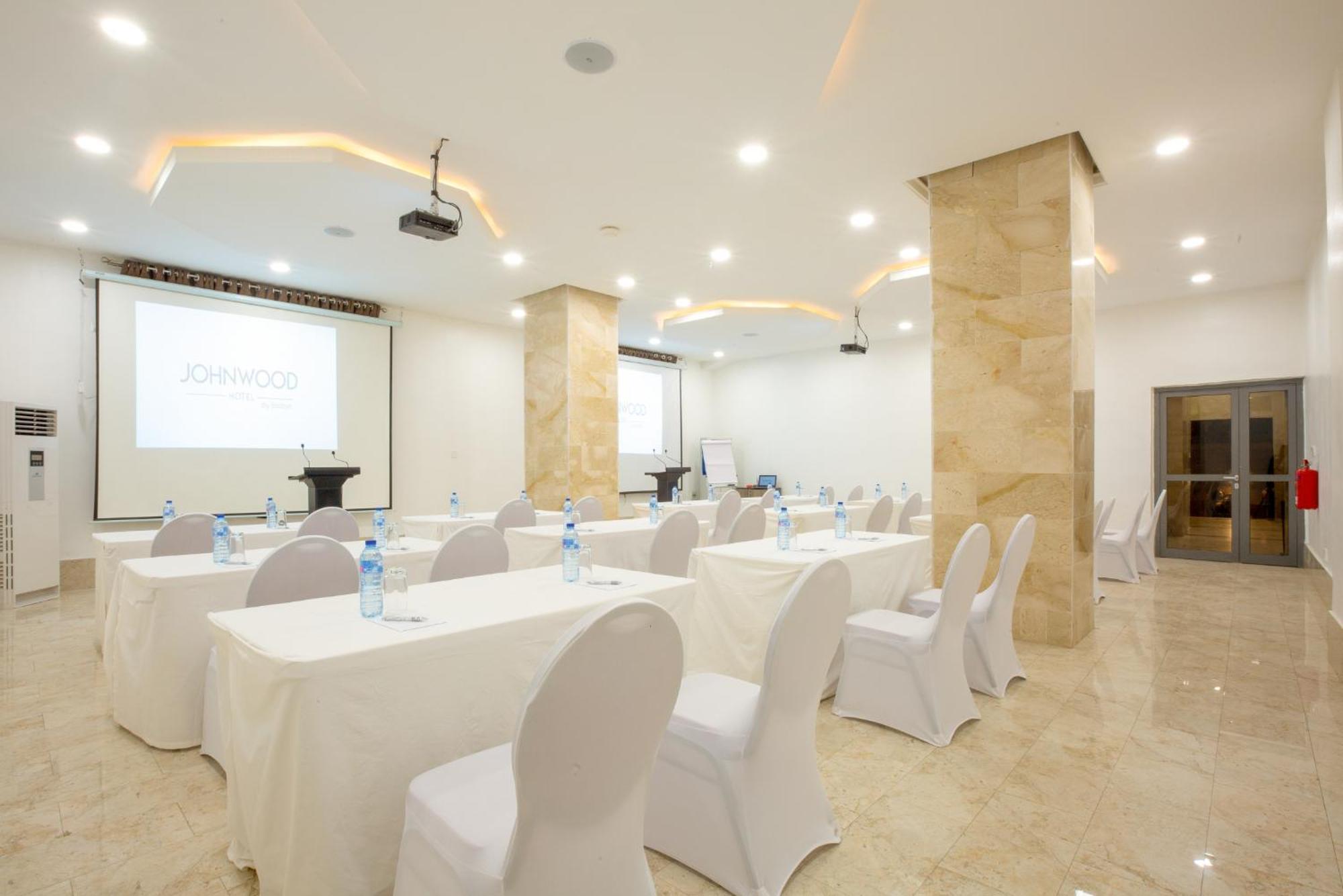 Johnwood Hotel By Bolton Abuja Bagian luar foto