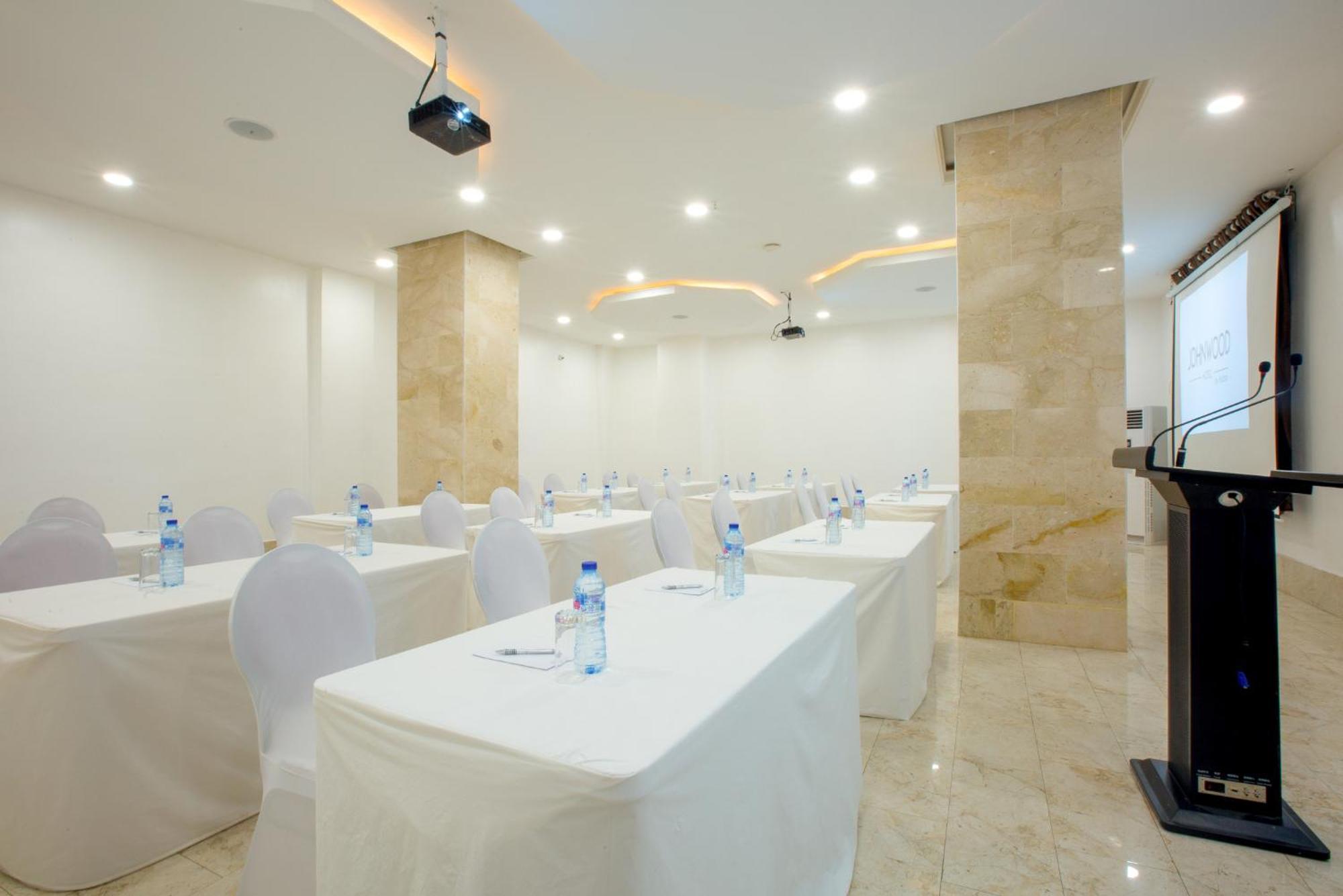 Johnwood Hotel By Bolton Abuja Bagian luar foto