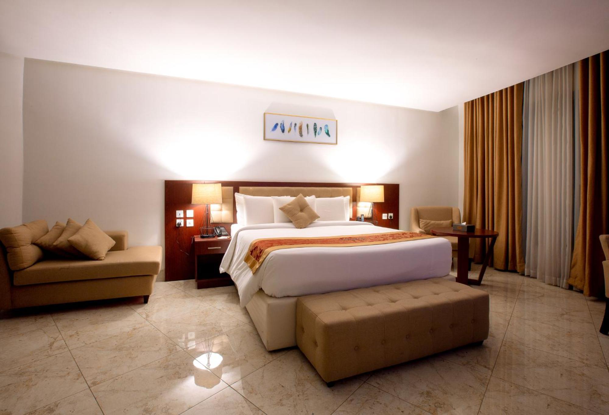 Johnwood Hotel By Bolton Abuja Bagian luar foto