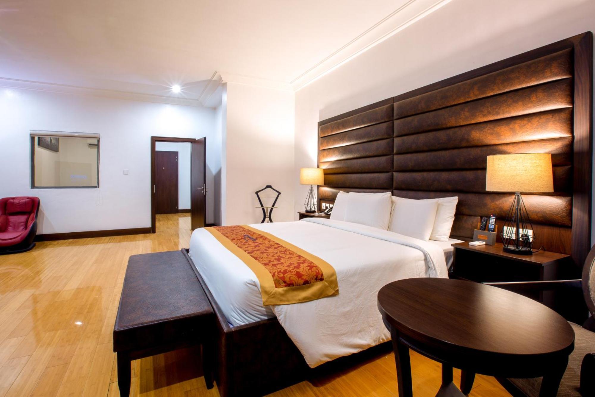 Johnwood Hotel By Bolton Abuja Bagian luar foto