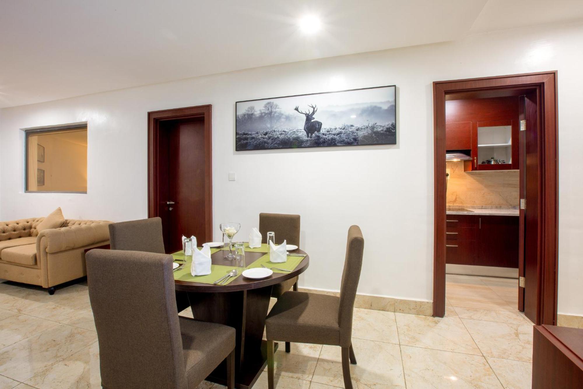 Johnwood Hotel By Bolton Abuja Bagian luar foto