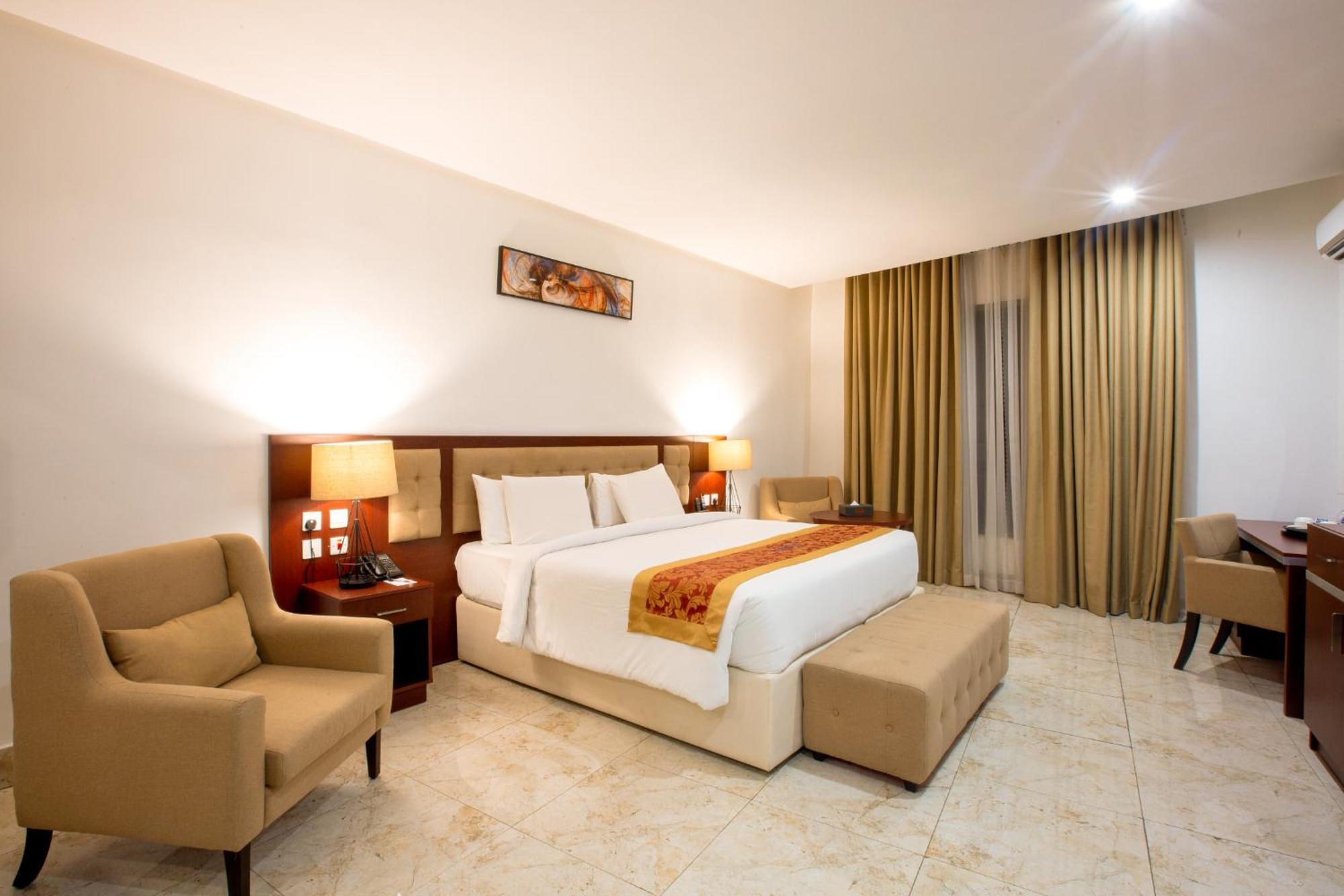 Johnwood Hotel By Bolton Abuja Bagian luar foto