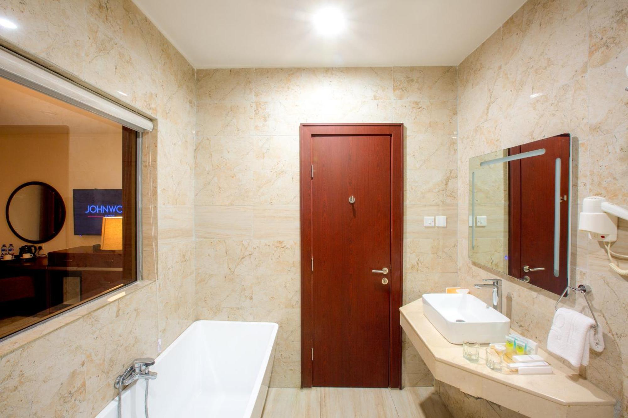 Johnwood Hotel By Bolton Abuja Bagian luar foto